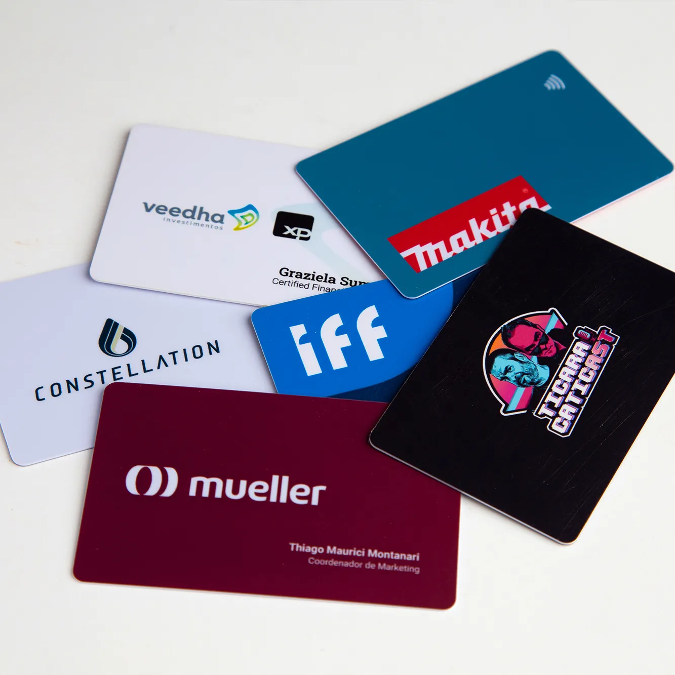 Cartão de visitas com NFC do acervo da Obbi, foto real